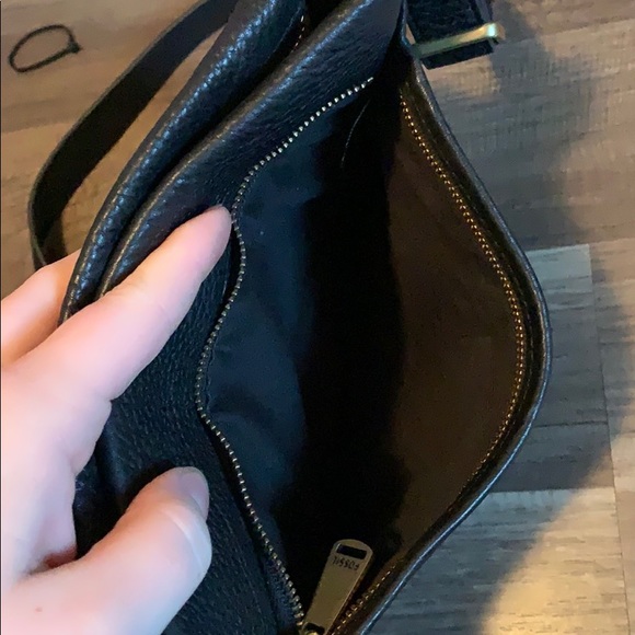 100% Authentic Fossil crossbody - Picture 5 of 6